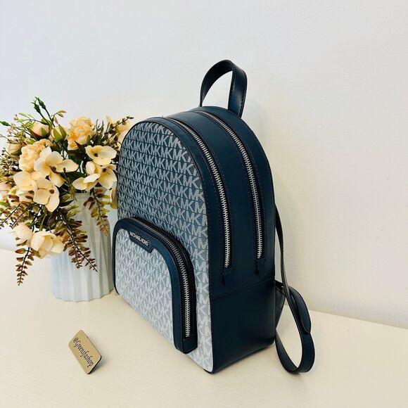 Michael Kors Jaycee Medium Ombré Signature Logo Backpack Navy - Picture 2 of 8